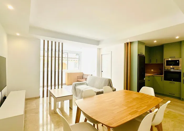 Marina Bay * إِستيبونا